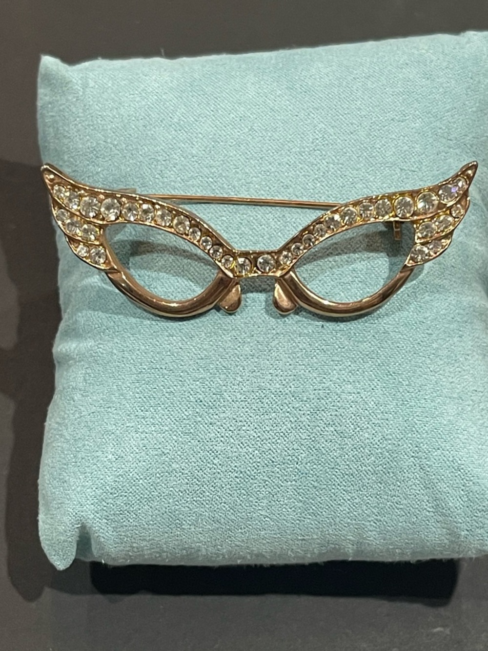 Gold Crystal Cat-Eye Brooch Pin - Elegant Winged Glasses Design